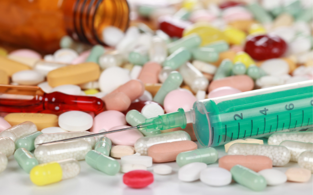 Οι 7 Καλύτεροι Τρόποι για Εξοικονόμηση σε Συνταγογραφούμενα Φάρμακα χωρίς Ασφάλιση